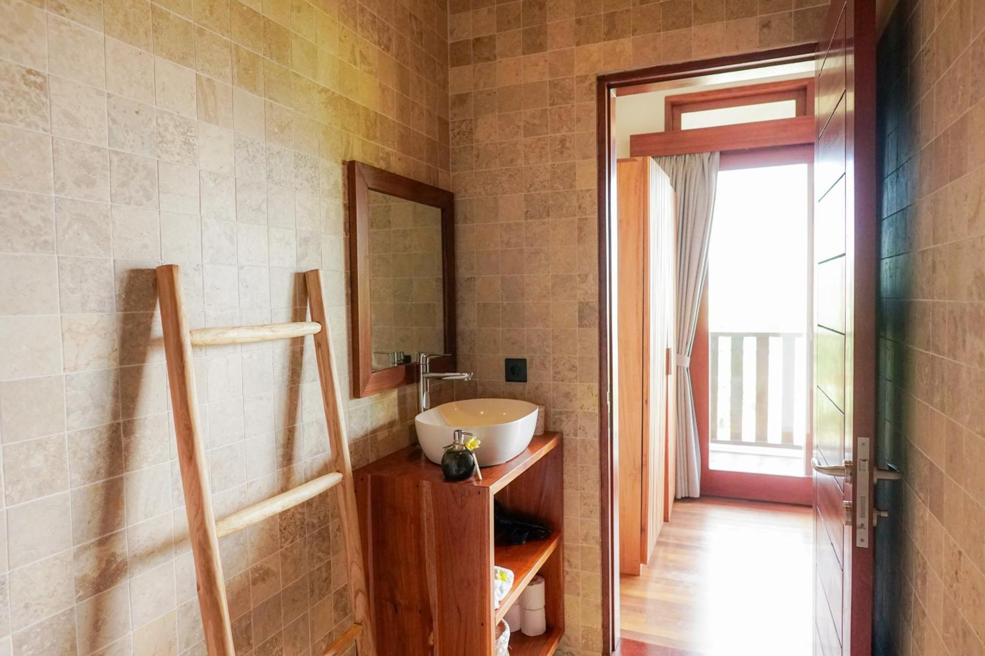 Tropical Beach House Bali Семиньяк Экстерьер фото