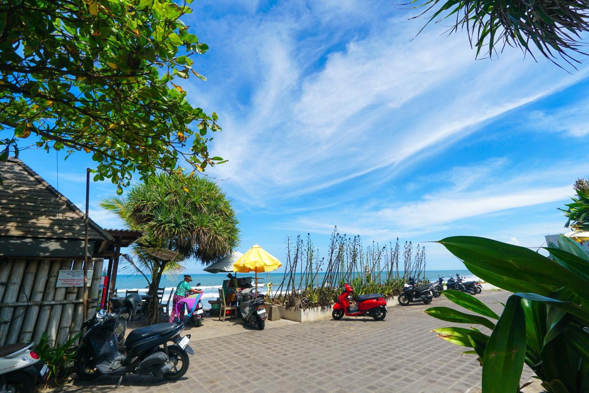 Tropical Beach House Bali Семиньяк Экстерьер фото
