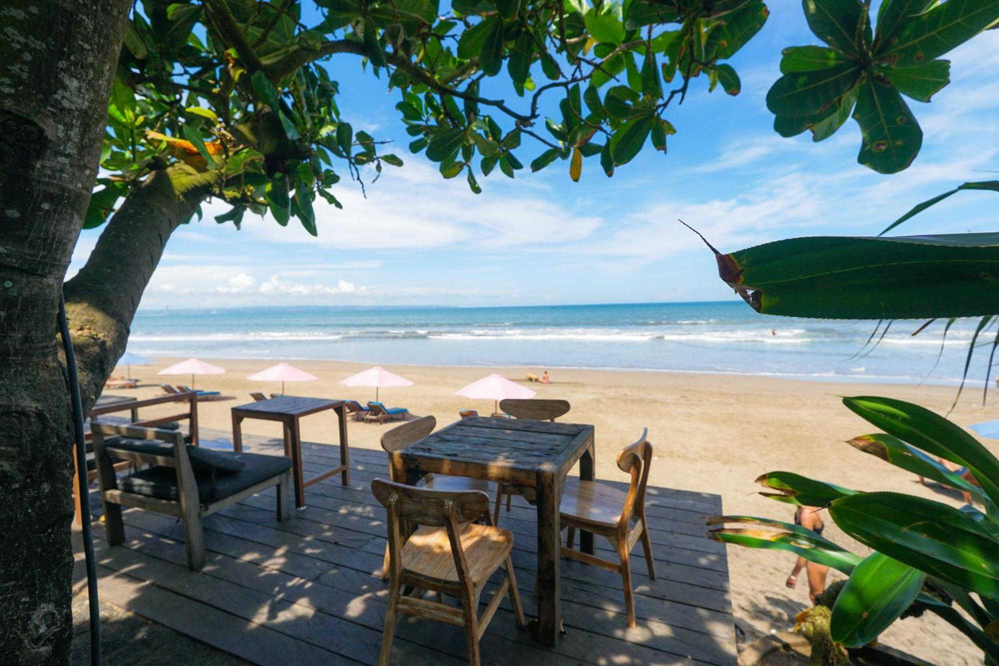 Tropical Beach House Bali Семиньяк Экстерьер фото